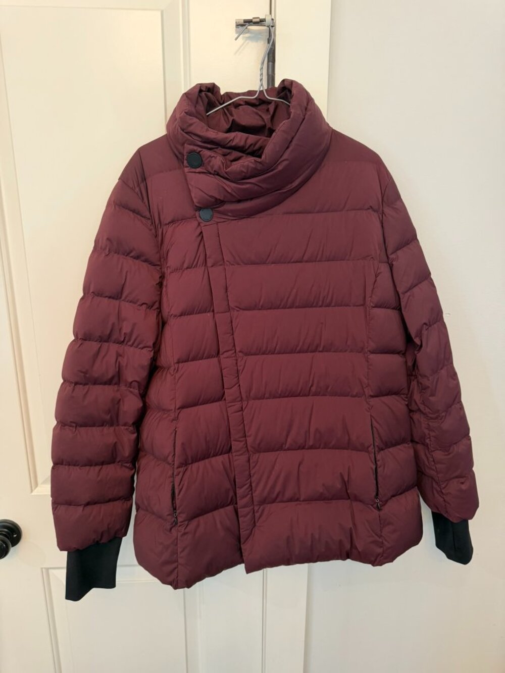 Michael Kors Premium Down Blend Puffer Jacket | Burgundy | XL | Asymmetrical Zip